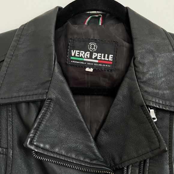 Leather jacket - Picture 2 of 9